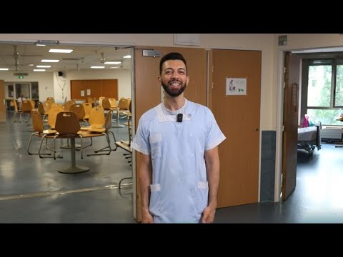 Le métier d'employé de service à l'Accueil Notre-Dame, interview de Zack