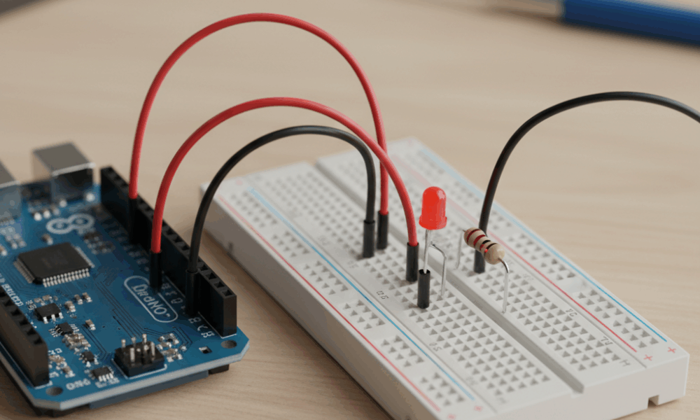 apprenez à brancher une led sur arduino facilement et rapidement grâce à notre guide simple et étape par étape, idéal pour débutants comme pour experts.