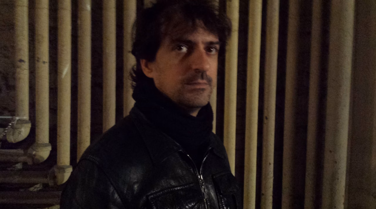Portrait de Laurent Bordereaux : Une Plume Engagée au Club de Mediapart