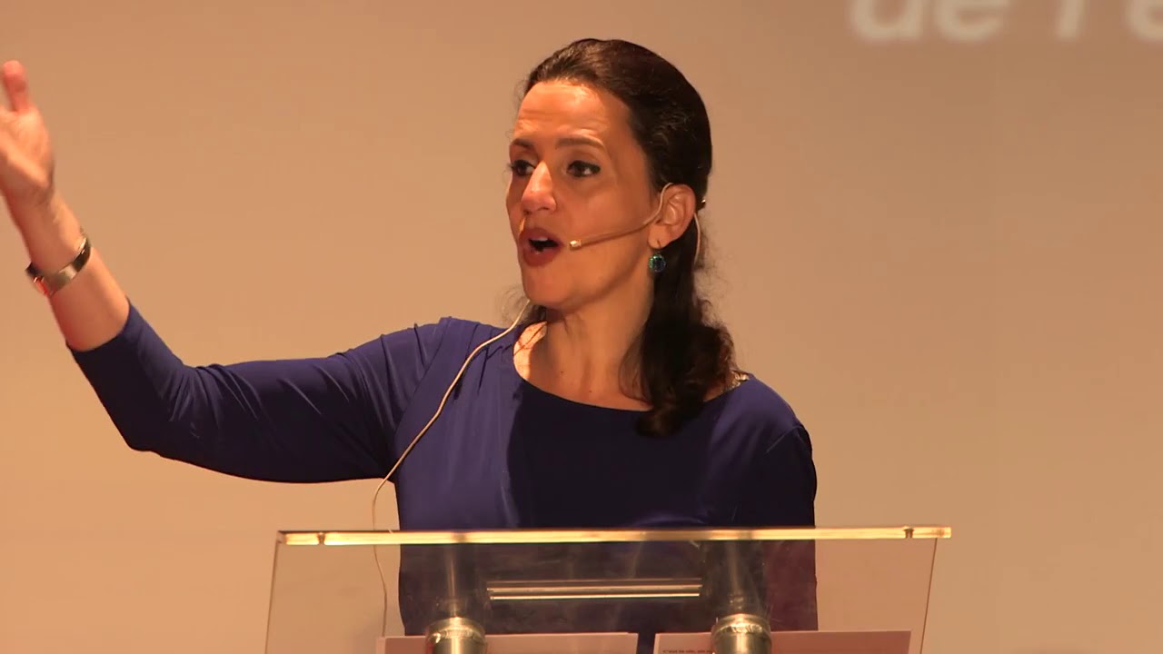 La résilience, le pouvoir de rebondir plus haut après une épreuve. | Caroline Codsi | TEDxAsfi